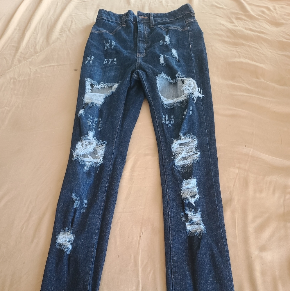 High rise Fashion Nova jeans ripped size 11